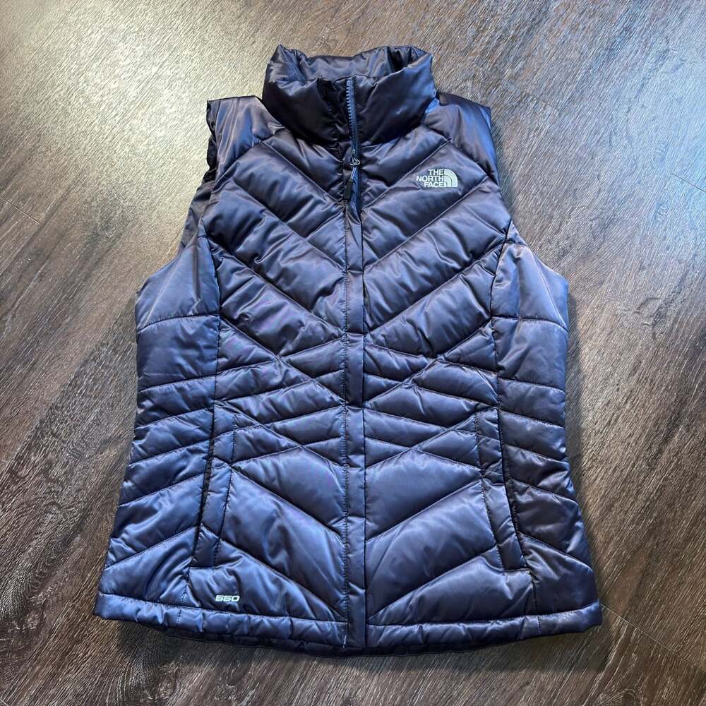 The North Face 550 Down Puffer Vest Size M Purple Quilted Goose Fill Womens